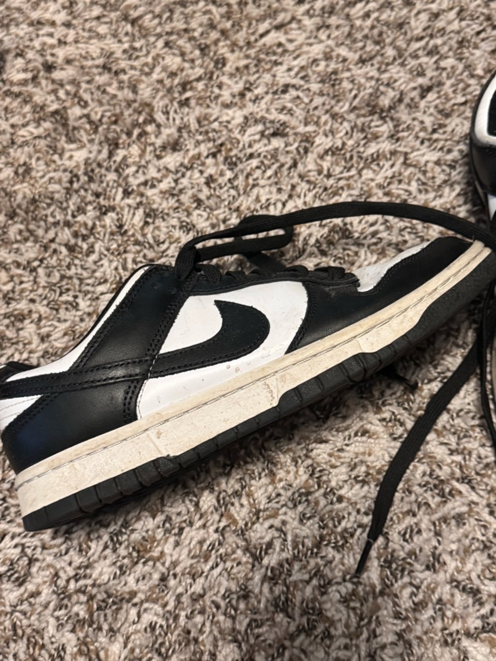 Nike Black and White Low-Top Skate Shoes - Picture 2 of 3